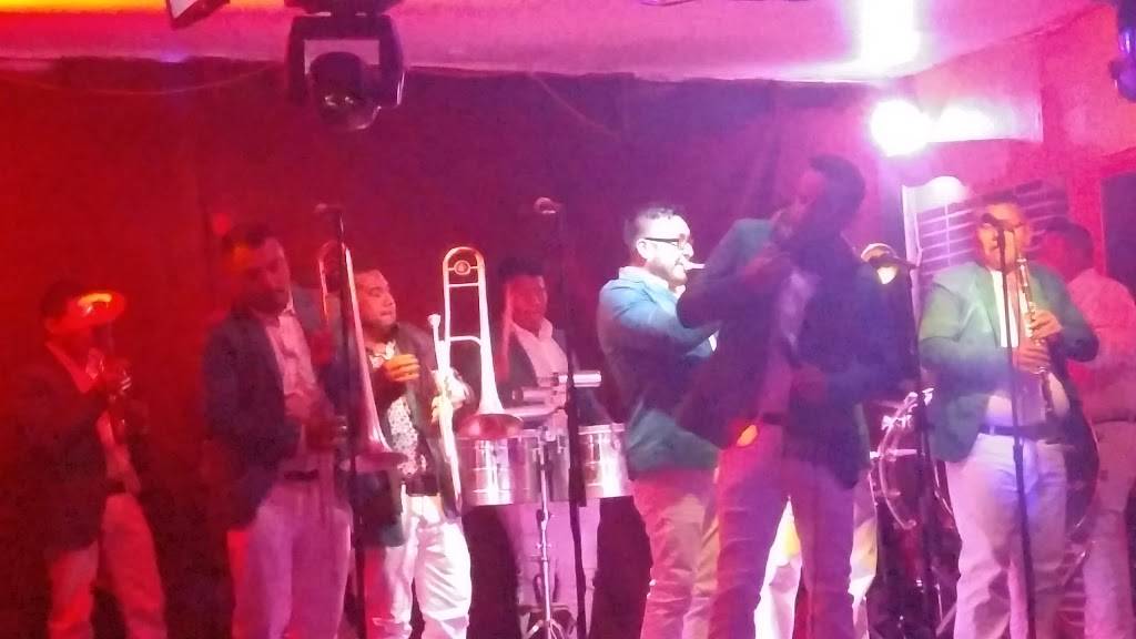 Mariscos La Coqueta | restaurant | 118 W Chapel St, Santa Maria, CA 93458, USA | 8057391124 OR +1 805-739-1124