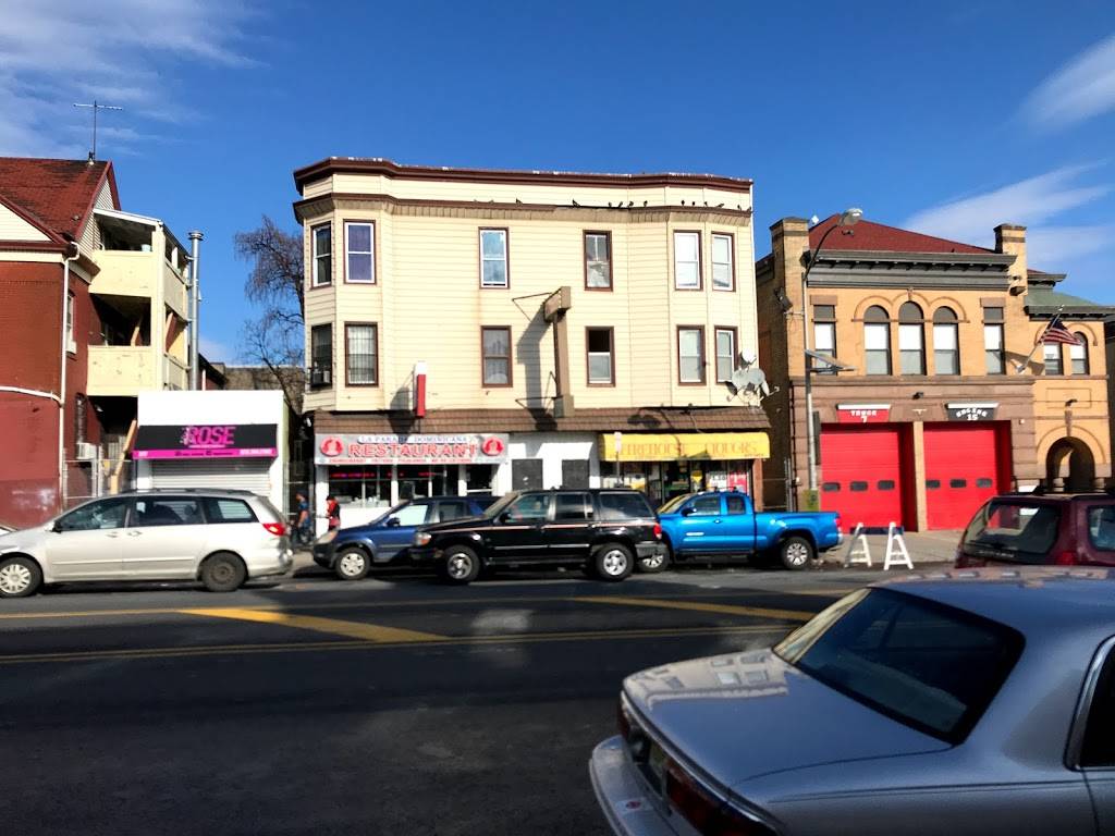 La Parada Dominicana Restaurant | restaurant | 275 Park Ave, Newark, NJ 07107, USA | 9734836623 OR +1 973-483-6623