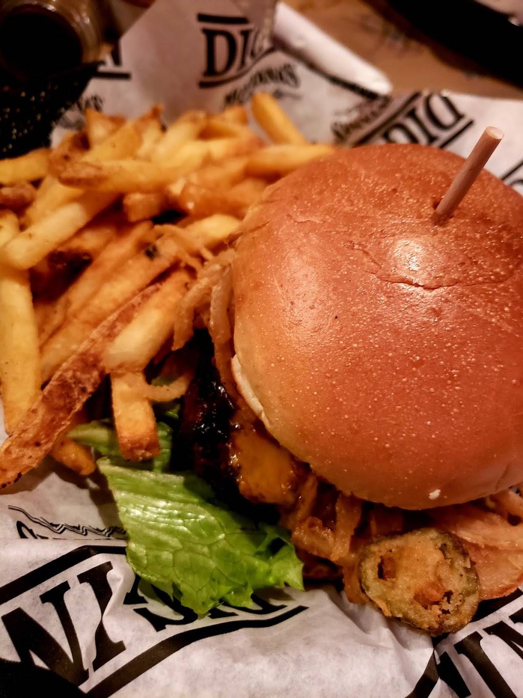 Montanas | restaurant | 2216 Bank St, Ottawa, ON K1V 1J6, Canada | 6137313058 OR +1 613-731-3058