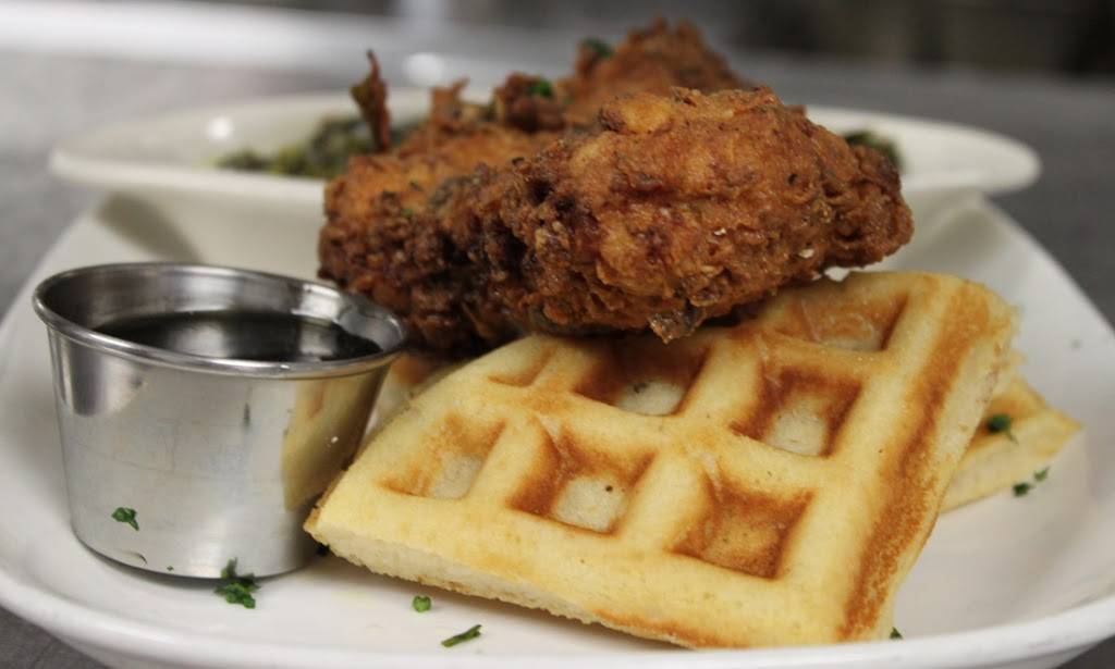 District Tavern | restaurant | 116 N 12th St, Tampa, FL 33602, USA | 8132523444 OR +1 813-252-3444