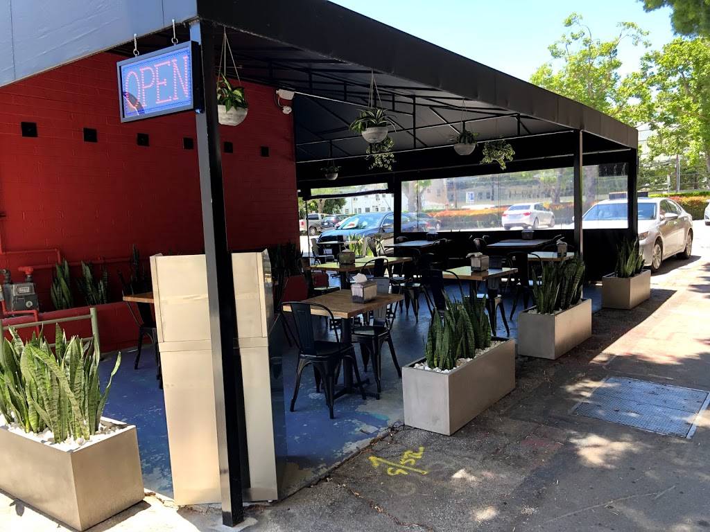 Guisados | restaurant | 120 S Linden Dr, Beverly Hills, CA 90212, USA | 3102718114 OR +1 310-271-8114