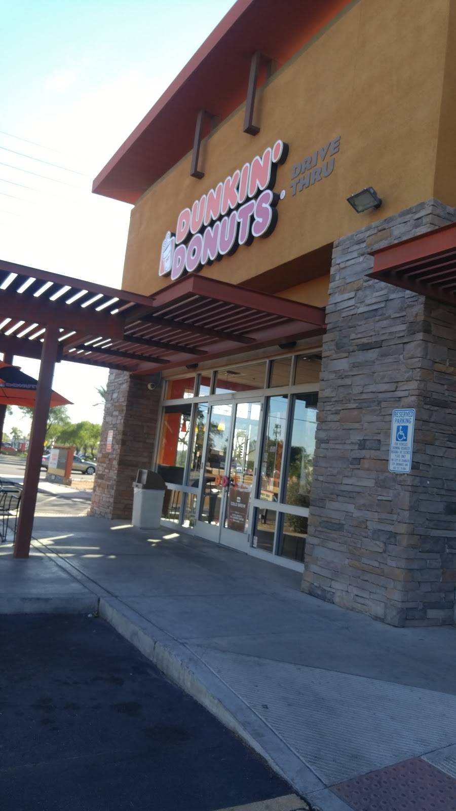 Dunkin | cafe | 2001 N Arizona Ave Ste 101, Chandler, AZ 85225, USA | 4807263772 OR +1 480-726-3772