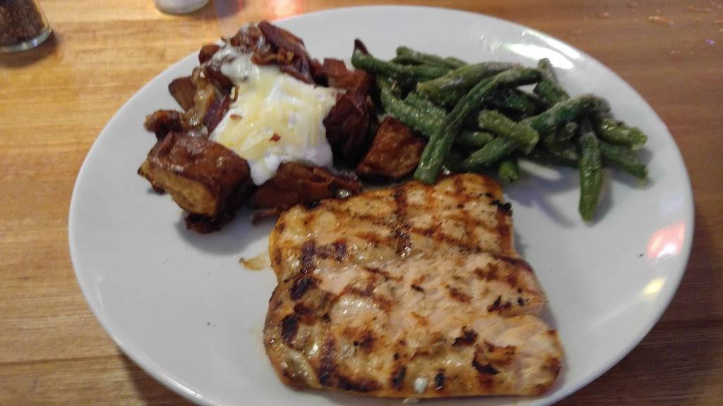 Applebees Grill + Bar | restaurant | 587 Al Henderson Blvd, Savannah, GA 31419, USA | 9129209199 OR +1 912-920-9199