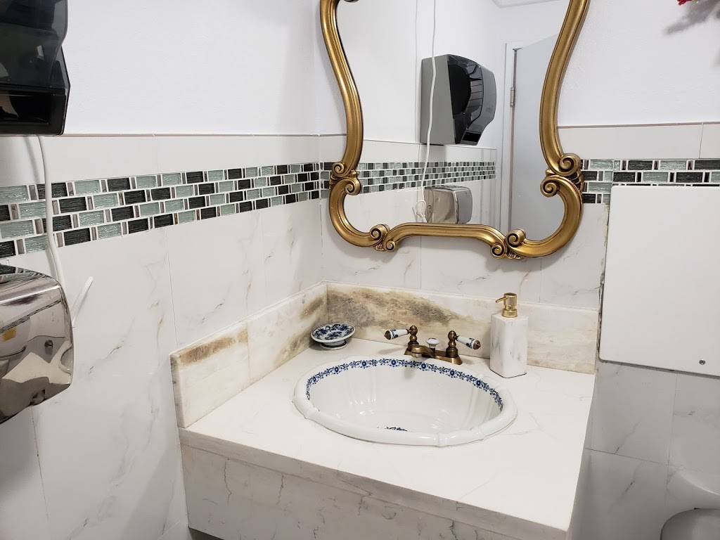 Secret Phở - Gà Nướng Lu - Clay Vase Baked Chicken | restaurant | 8762 Garden Grove Blvd, Garden Grove, CA 92844, USA | 7145915761 OR +1 714-591-5761