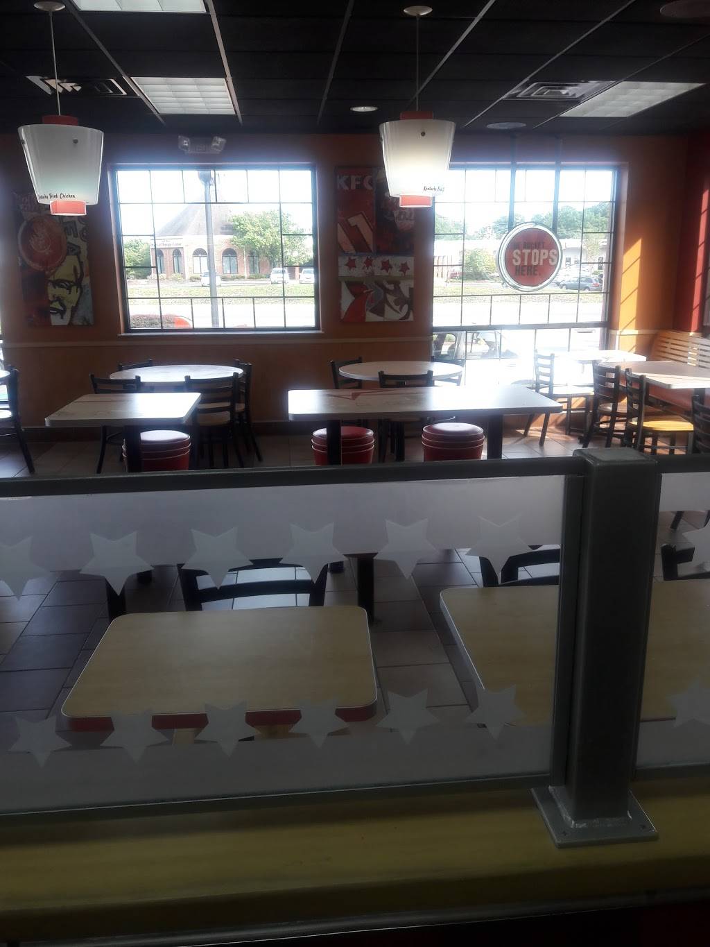 KFC | restaurant | 17450 Jefferson Davis Hwy, Dumfries, VA 22026, USA | 7032214090 OR +1 703-221-4090