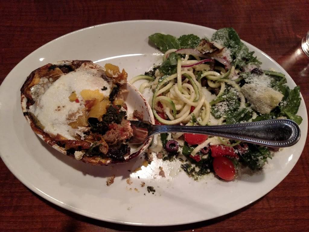 Houlihans | restaurant | Hilton Garden Inn, 1801 Greyhound Park Rd, Dubuque, IA 52001, USA | 5635855233 OR +1 563-585-5233