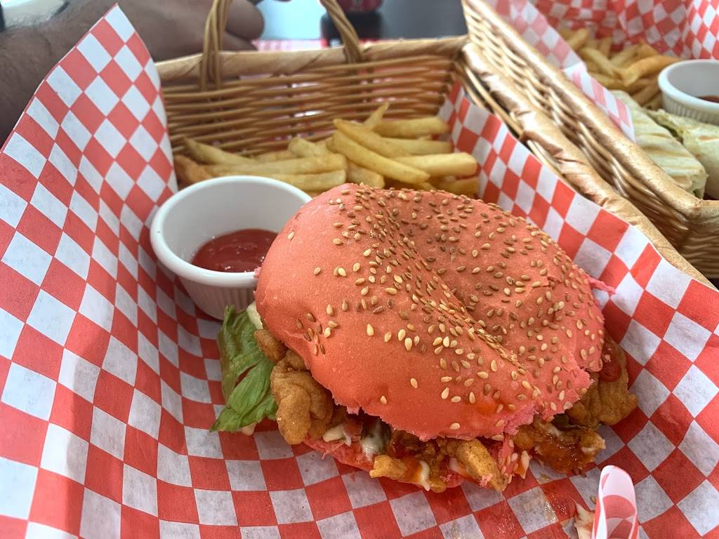 Burgerlicious | restaurant | 6 Old Kingston Rd, Ajax, ON L1T 2Z7, Canada | 9056836161 OR +1 905-683-6161