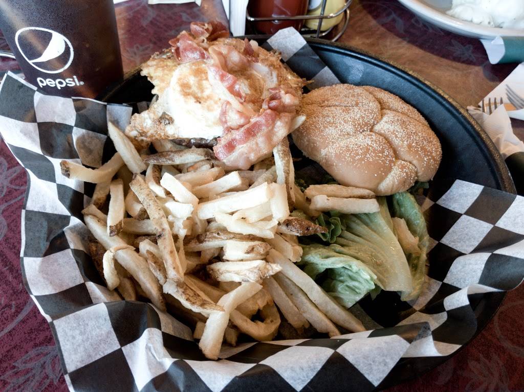 Bennys Grill | restaurant | 1770 E Pershing Rd, Decatur, IL 62526, USA | 2178757706 OR +1 217-875-7706