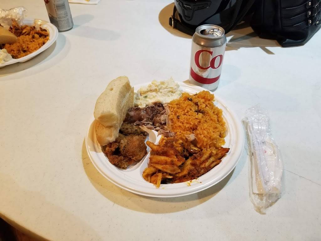 Town Club Restaurant | restaurant | 2904 45th St, Highland, IN 46322, USA | 2199245227 OR +1 219-924-5227