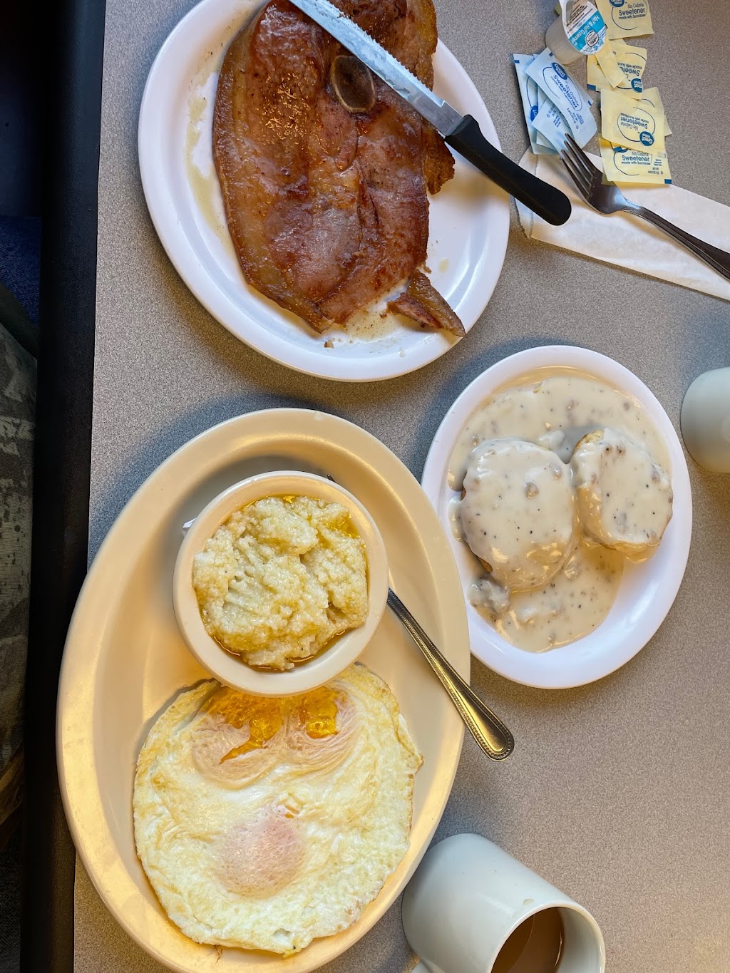 The frying pan | restaurant | 1315 N College St, Booneville, MS 38829, USA | 6625505403 OR +1 662-550-5403