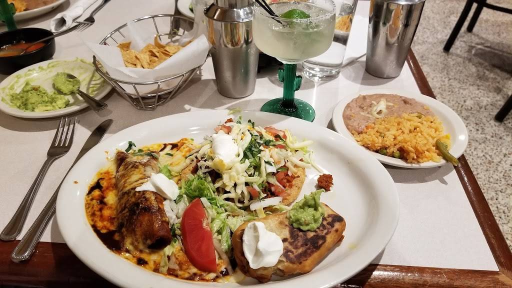 El Sombrero | restaurant | 314 Lincoln Ave, Fox River Grove, IL 60021, USA | 8475164910 OR +1 847-516-4910