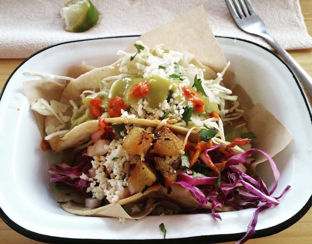 Taco Heads | restaurant | 1812 Montgomery St, Fort Worth, TX 76107, USA | 8176159899 OR +1 817-615-9899