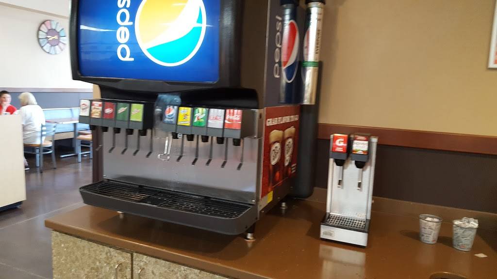 Toms Drive-In | restaurant | 1395 W American Dr, Neenah, WI 54956, USA | 9208860041 OR +1 920-886-0041