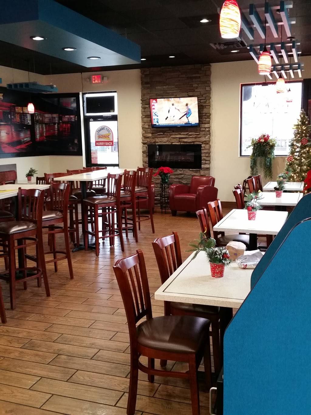 Sonic Drive-In | restaurant | 915 Summit Ave, Greensboro, NC 27405, USA | 3363780020 OR +1 336-378-0020