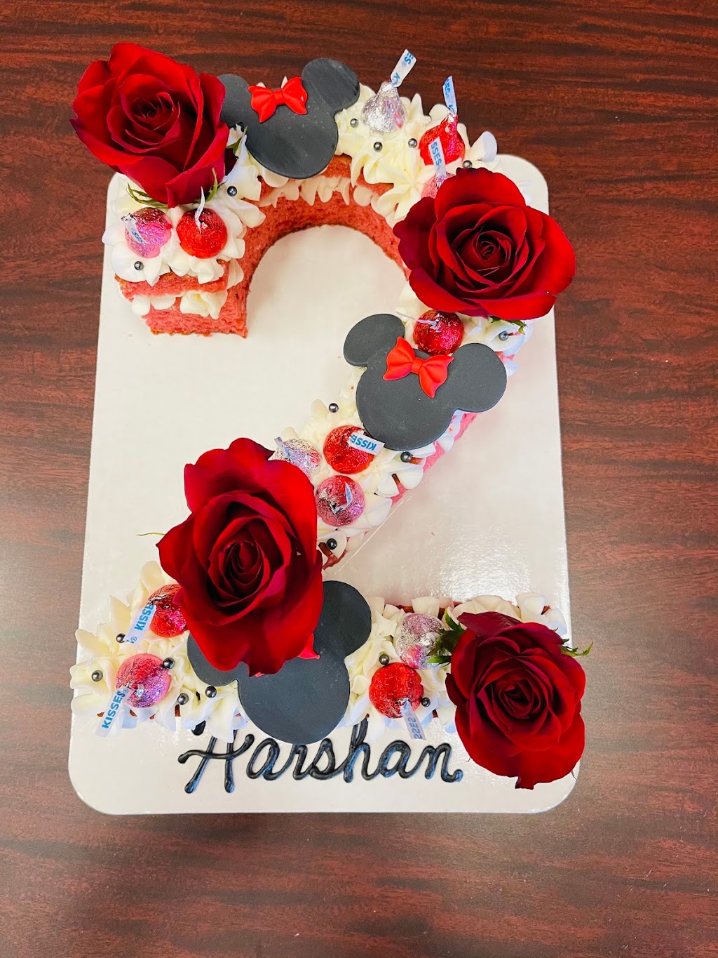 LinWood Confections | bakery | 38 S Main St, Lexington, TN 38351, USA | 7312495007 OR +1 731-249-5007