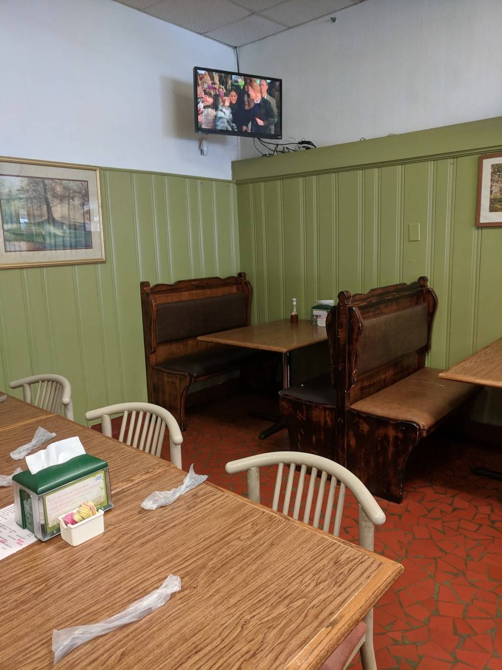 Snack Shop Family Restaurant | restaurant | 103 S Main St, Boiling Springs, NC 28017, USA | 7044347851 OR +1 704-434-7851