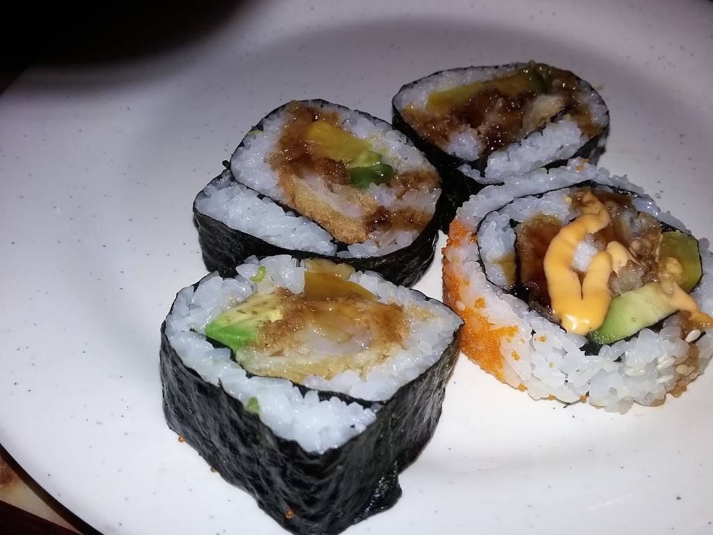 Hibachi Grill & Supreme Buffet | restaurant | 240 Town Center Ln, Glendale Heights, IL 60139, USA | 6302959168 OR +1 630-295-9168