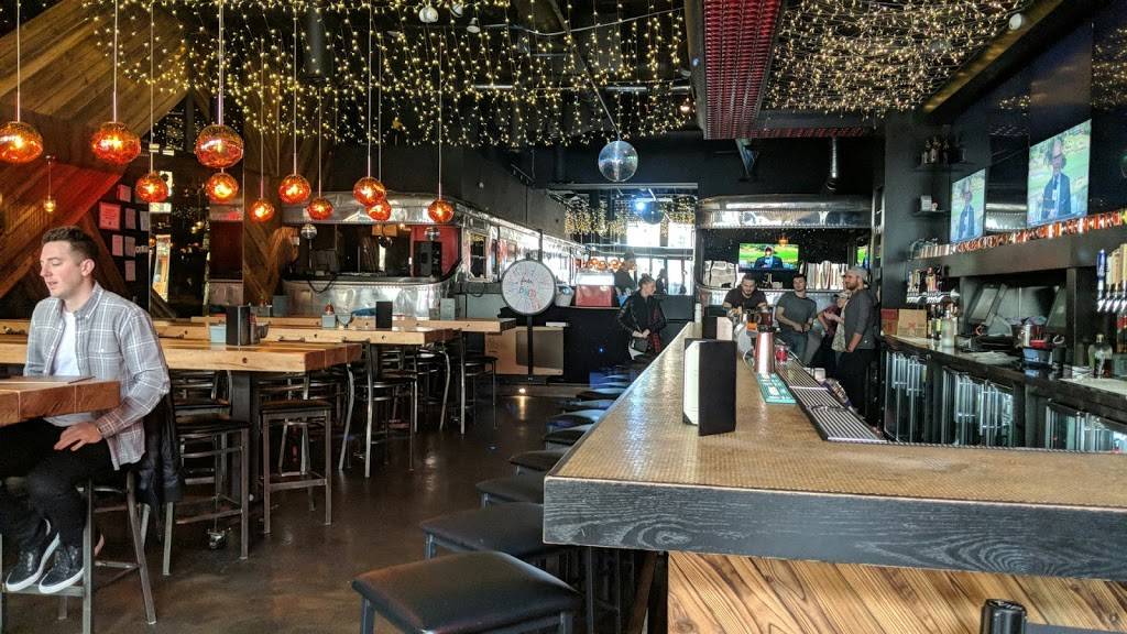 Happy Camper Pizzeria | restaurant | 1209 N Wells St, Chicago, IL 60610, USA | 3123441634 OR +1 312-344-1634