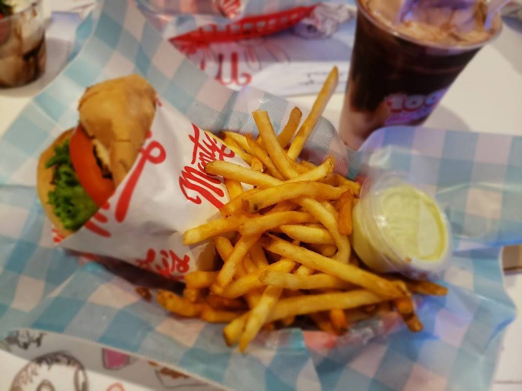 Monty’s Good Burger | restaurant | 1533 Sunset Blvd, Los Angeles, CA 90026, USA | 2139150257 OR +1 213-915-0257