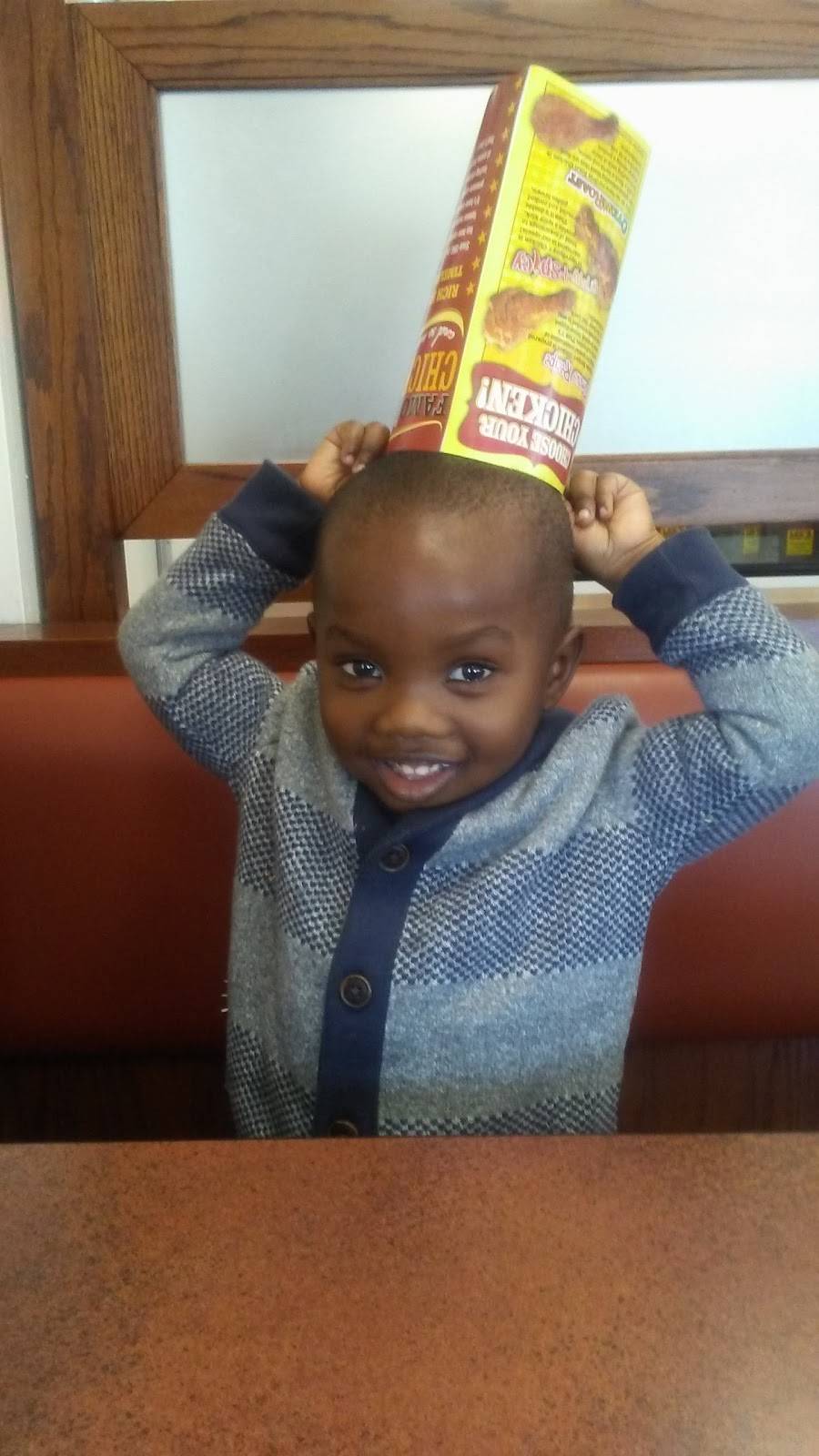 Lees Famous Recipe Chicken | restaurant | 5023 Natural Bridge Ave, St. Louis, MO 63115, USA | 3143814048 OR +1 314-381-4048