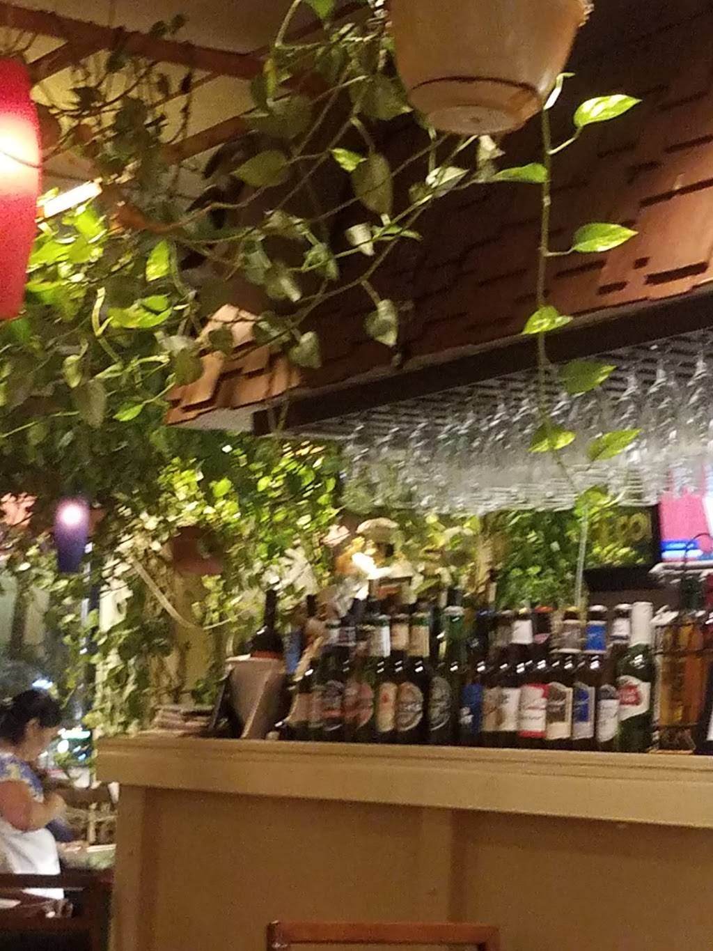 Moms Pizza | restaurant | 3255 Columbia Pike, Arlington, VA 22204, USA | 7039207789 OR +1 703-920-7789