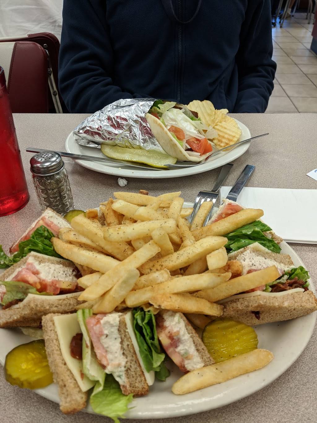 Westwood Fountain | restaurant | 5823 Patterson Ave, Richmond, VA 23226, USA | 8042824828 OR +1 804-282-4828