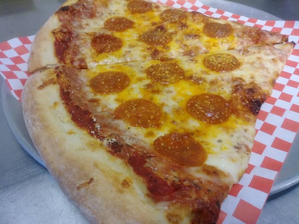 Carmines Pizzeria | restaurant | 1565 W Main St #210, Lewisville, TX 75067, USA | 9729560705 OR +1 972-956-0705