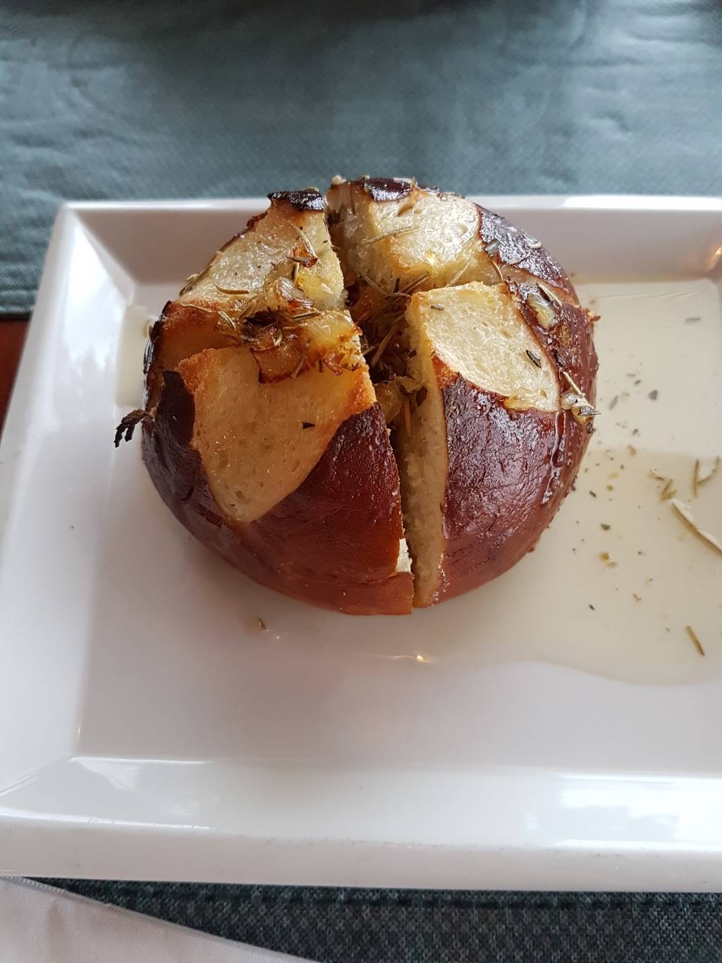 Alfredos Ristorante | restaurant | 1 Church St, Keswick, ON L4P 3E9, Canada | 9054763030 OR +1 905-476-3030