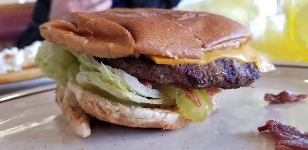 Toms Burgers 26 | restaurant | 1805 W Ave J, Lancaster, CA 93534, USA | 6617295777 OR +1 661-729-5777