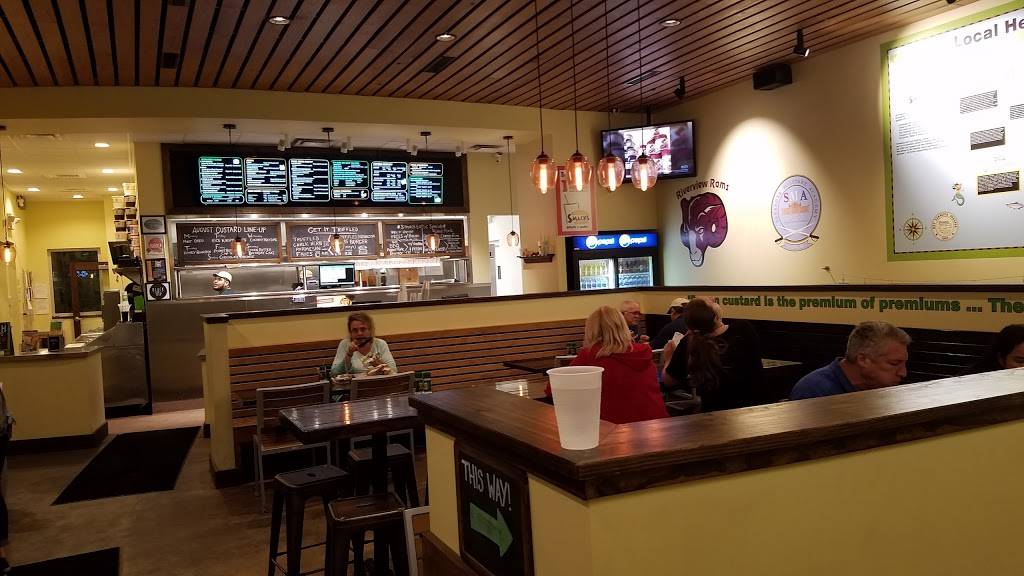 Smacks Burgers & Shakes | restaurant | 2407 Bee Ridge Rd, Sarasota, FL 34239, USA | 9419227673 OR +1 941-922-7673