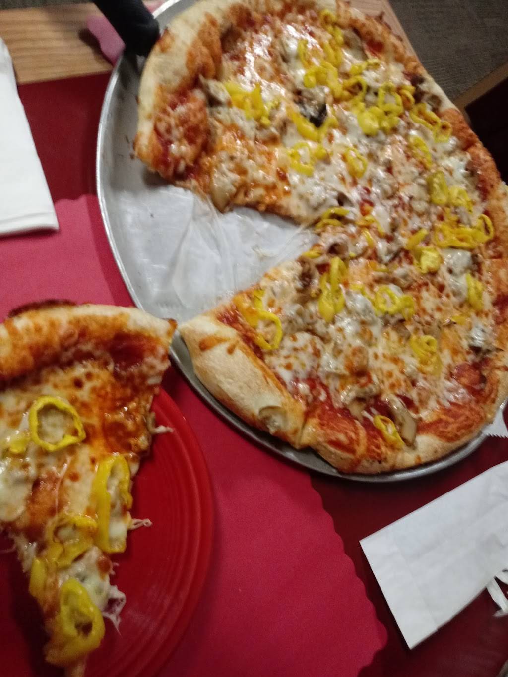 Ginos Pizza & Spaghetti House | restaurant | 16 Davis Ave, Elkins, WV 26241, USA | 3046365522 OR +1 304-636-5522