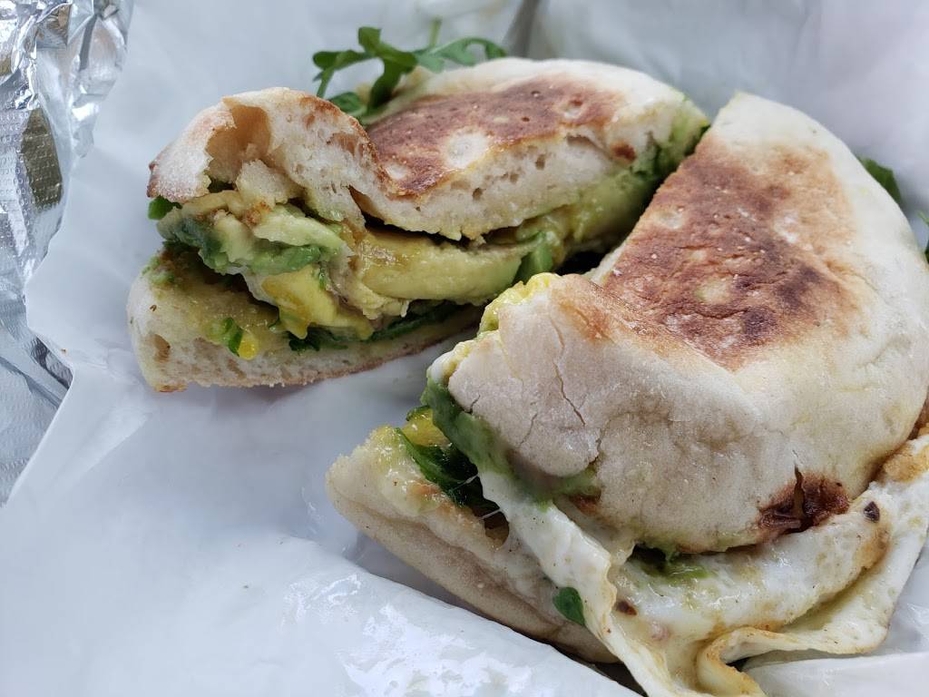 The Blue Willow Fine Foods and Bakery | bakery | 1426 US-6, Wellfleet, MA 02667, USA | 5083490900 OR +1 508-349-0900