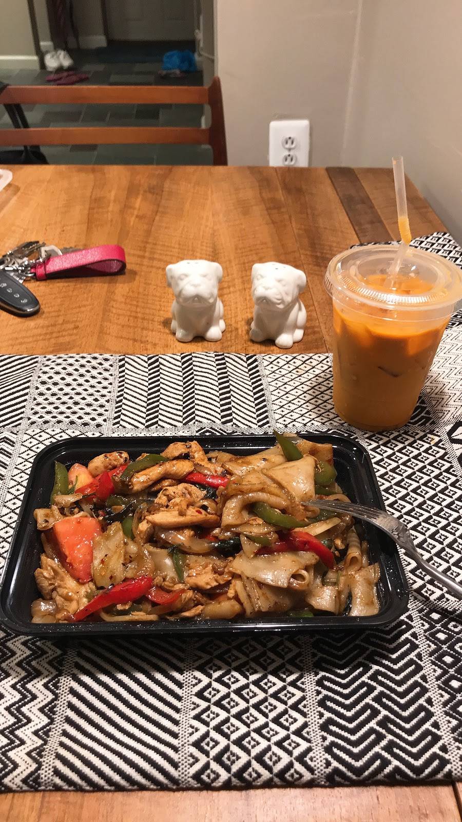 Sanphan Thai Cuisine | restaurant | 653 Pennsylvania Ave SE, Washington, DC 20003, USA | 2025449368 OR +1 202-544-9368