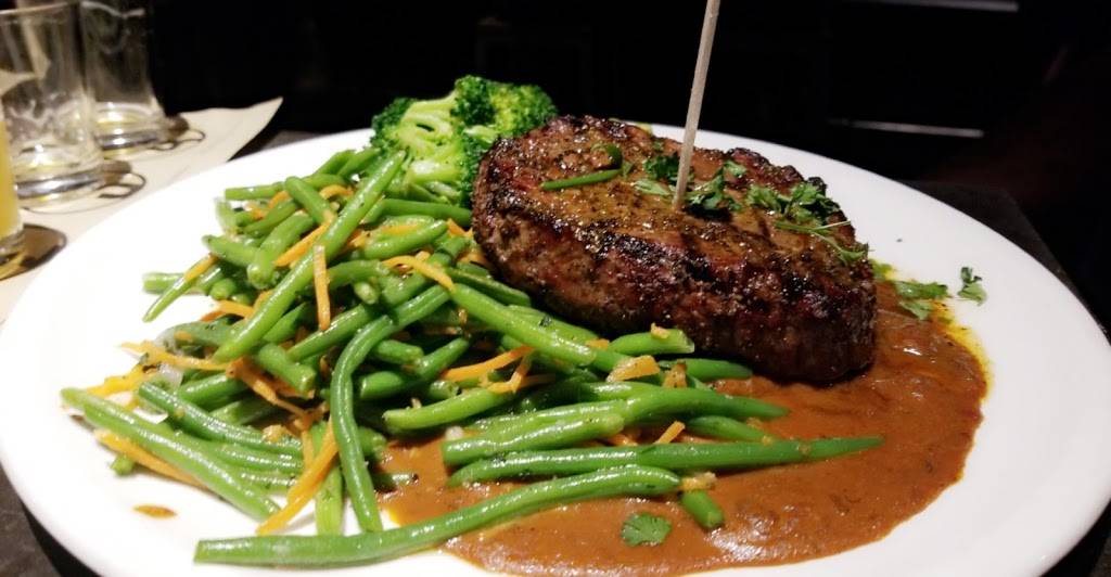 Karl Strauss Brewing Company | restaurant | 40868 Winchester Rd, Temecula, CA 92591, USA | 9512257960 OR +1 951-225-7960