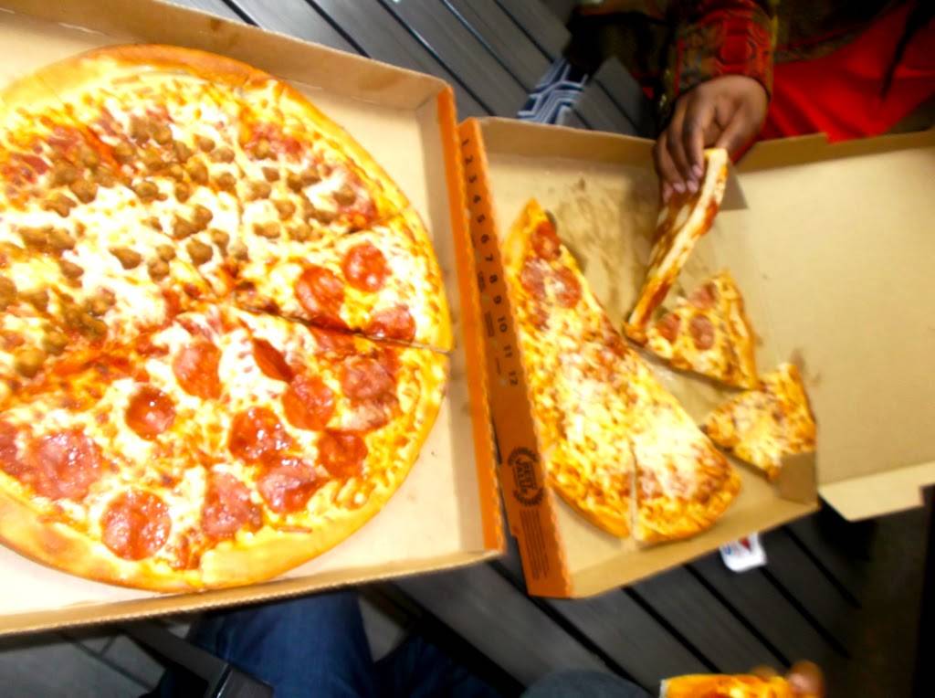 Little Caesars Pizza | meal takeaway | 2688 Greensboro Rd Space 5, Martinsville, VA 24112, USA | 2767903388 OR +1 276-790-3388