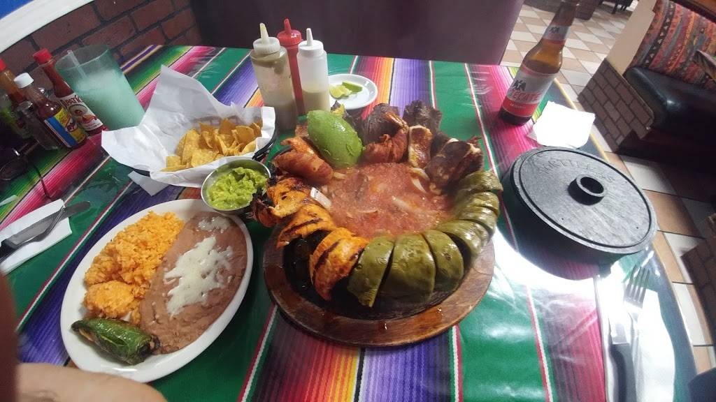 El Mundo De Mariscos | restaurant | 2936 Oceanside Blvd, Oceanside, CA 92054, USA | 7602317355 OR +1 760-231-7355