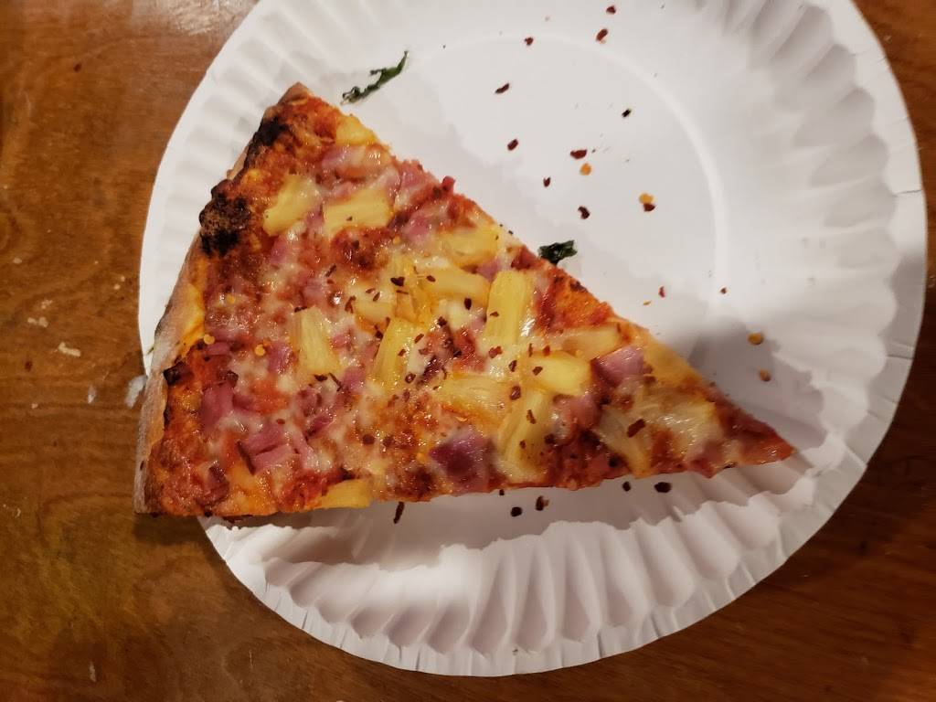 Pier One Pizza | restaurant | 15 Wharf St, Boothbay Harbor, ME 04538, USA | 2076335586 OR +1 207-633-5586