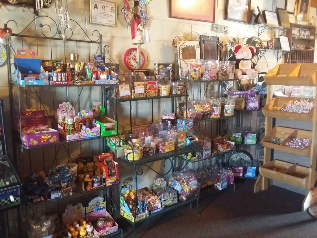 Twin Tops Fish Camp | restaurant | 4574 S New Hope Rd, Gastonia, NC 28056, USA | 7048252490 OR +1 704-825-2490