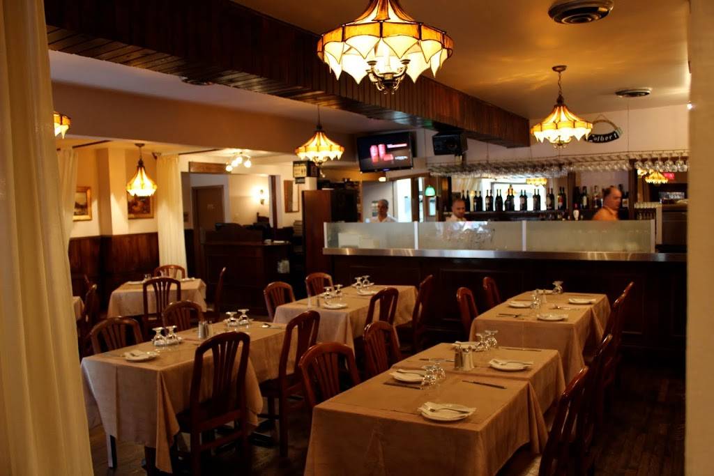 Restaurant Le Colbert | restaurant | 1235 Rue Jean-Talon, Montréal, QC H2R 1W2, Canada | 5142713890 OR +1 514-271-3890