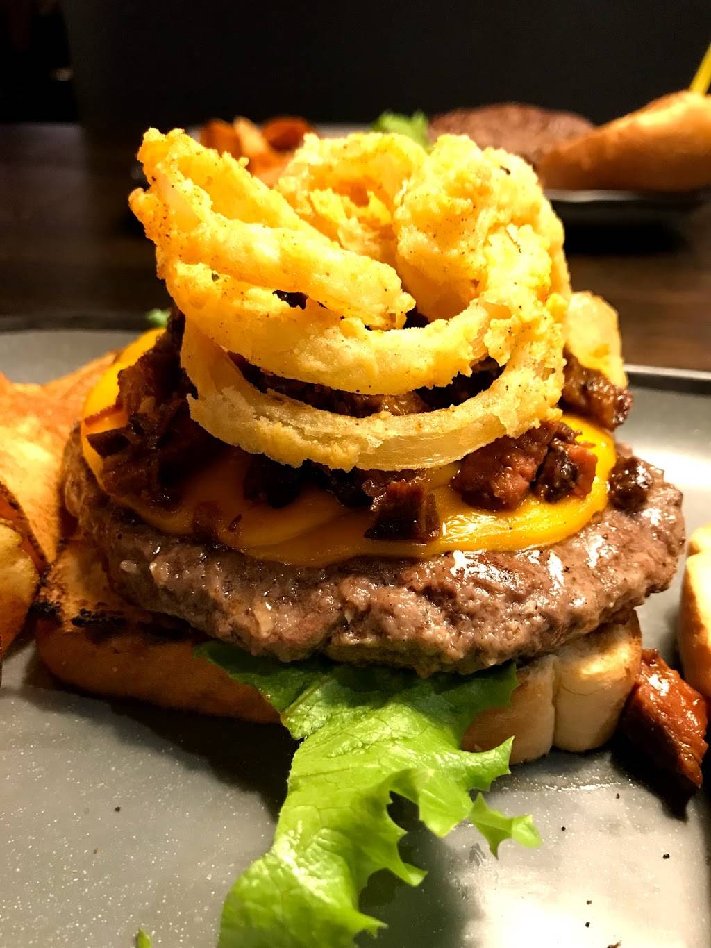 Twisted Root Burger Co. | restaurant | 4270 Aloma Ave, Winter Park, FL 32792, USA | 4079605163 OR +1 407-960-5163