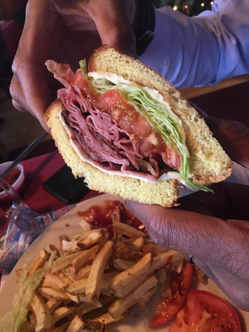 Sally Pursells Country Inn | restaurant | 891 W County Rd, Sugarloaf, PA 18249, USA | 5703843478 OR +1 570-384-3478