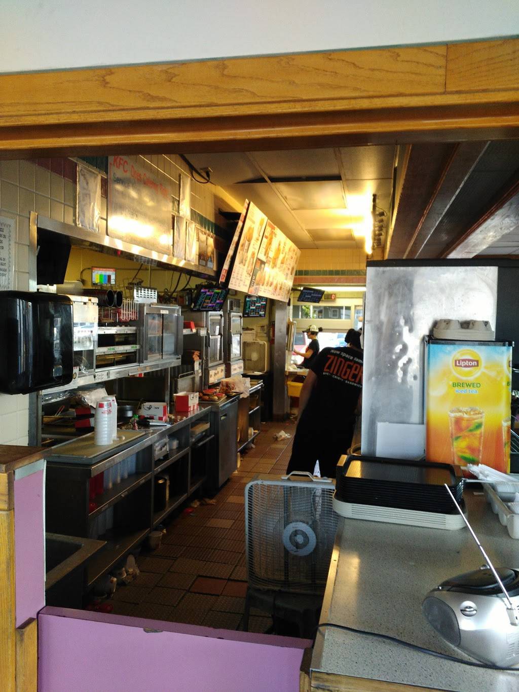 KFC | restaurant | 2016 E Childs Ave, Merced, CA 95341, USA | 2097232877 OR +1 209-723-2877