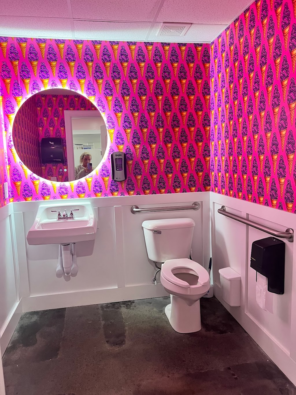 Deja Moo Springfield | restaurant | 804 Memorial Blvd, Springfield, TN 37172, USA | 6156671495 OR +1 615-667-1495