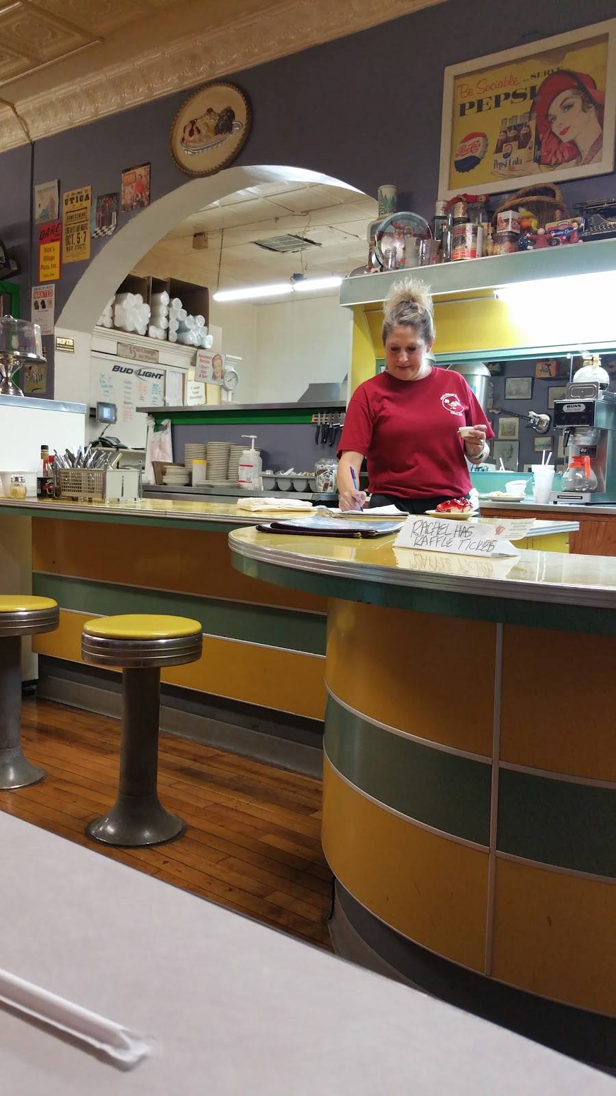 Nicks Village Pizza | restaurant | 62 S Main St, Utica, OH 43080, USA | 7408924468 OR +1 740-892-4468