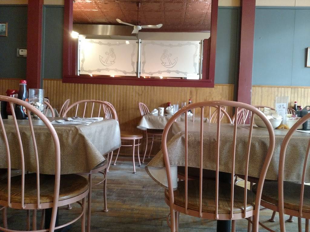 CJs Lakeside Grill | cafe | 21 W Flint St, Lake Orion, MI 48362, USA | 2486938704 OR +1 248-693-8704