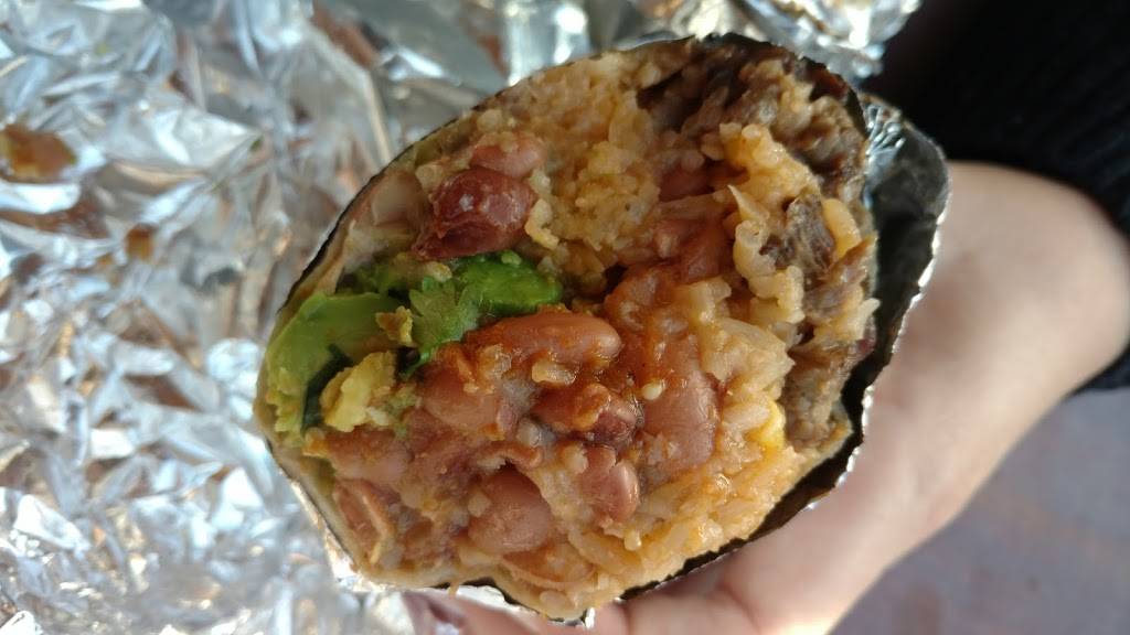 Whale of A Deli | meal takeaway | 997 Mesa Rd, Point Reyes Station, CA 94956, USA | 4156638464 OR +1 415-663-8464