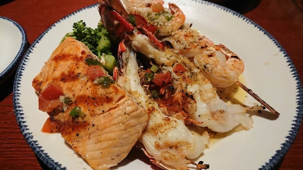 Red Lobster | restaurant | 17601 East Castleton St, City of Industry, CA 91748, USA | 6269655112 OR +1 626-965-5112