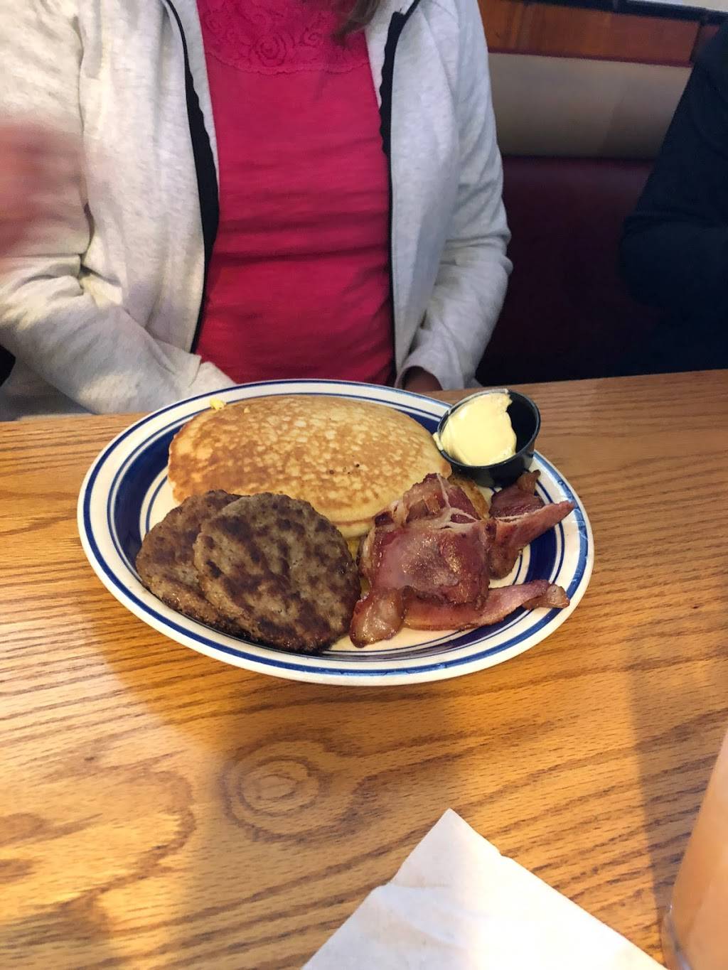 Hitchin Post | restaurant | 8046 River Rd NE, Salem, OR 97303, USA | 5033902772 OR +1 503-390-2772