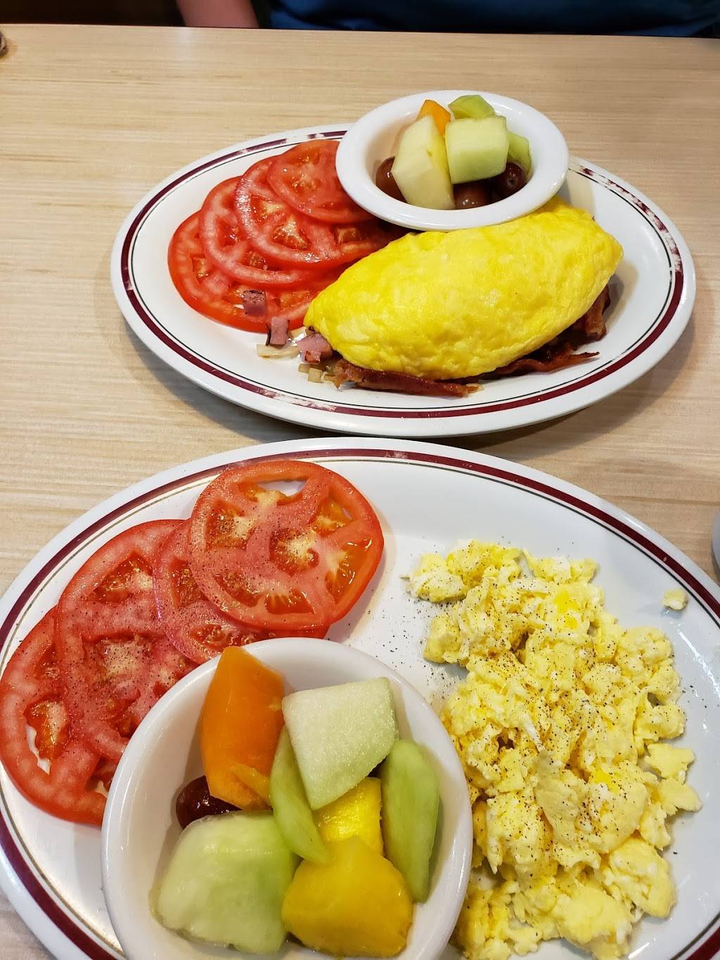 Huddle House | restaurant | 3909 Crill Ave, Palatka, FL 32177, USA | 3863252558 OR +1 386-325-2558