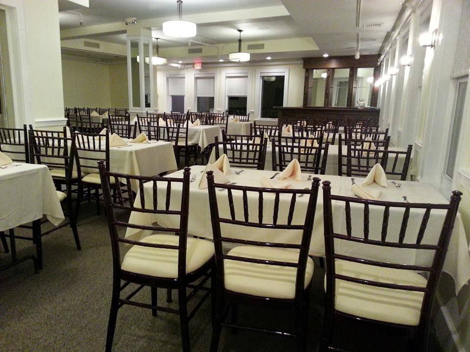 Waterfords Restaurant & Pub | restaurant | 2 Bridge St, Dedham, MA 02026, USA | 7813296034 OR +1 781-329-6034